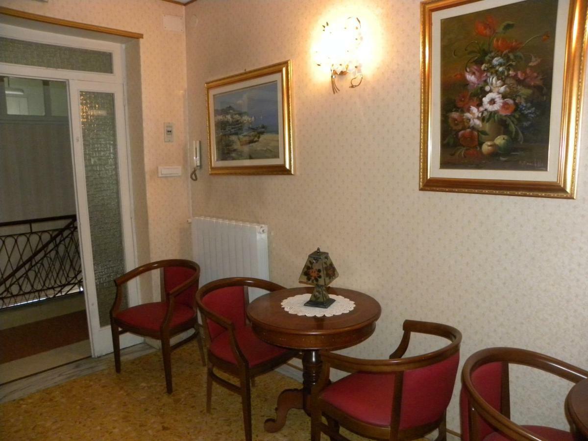 נאפולי Hotel Nuovo Diana מראה חיצוני תמונה