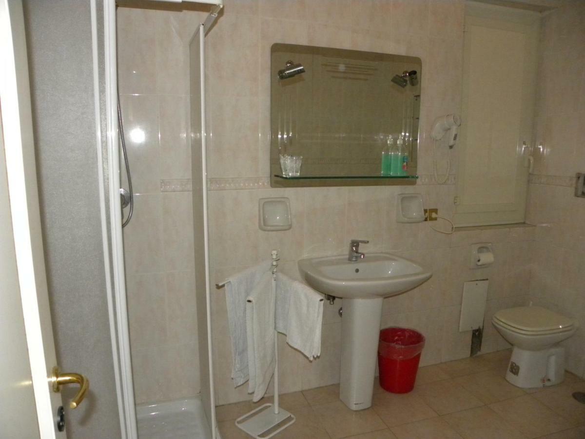 נאפולי Hotel Nuovo Diana מראה חיצוני תמונה