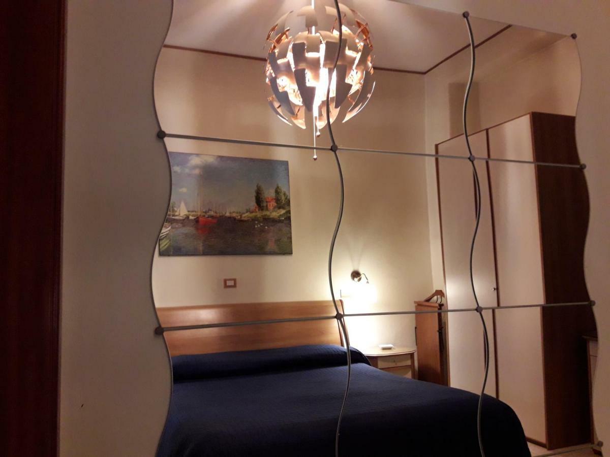 נאפולי Hotel Nuovo Diana מראה חיצוני תמונה
